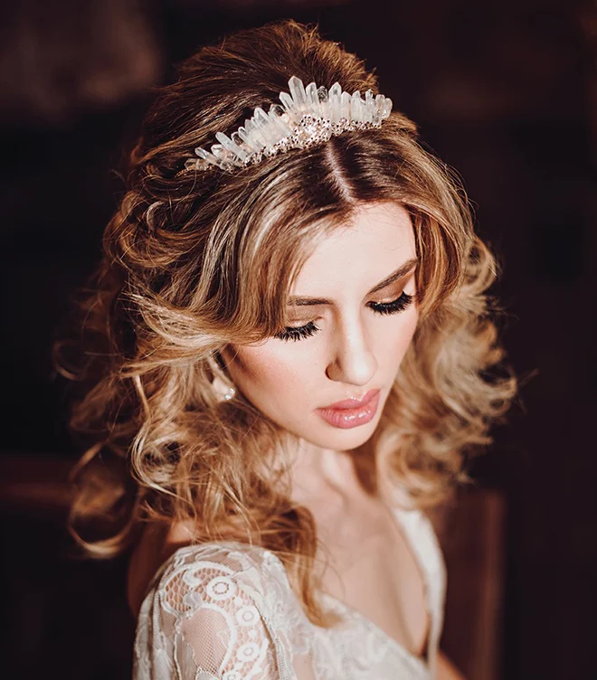 6 Elegant Brides' Wedding Hairstyles